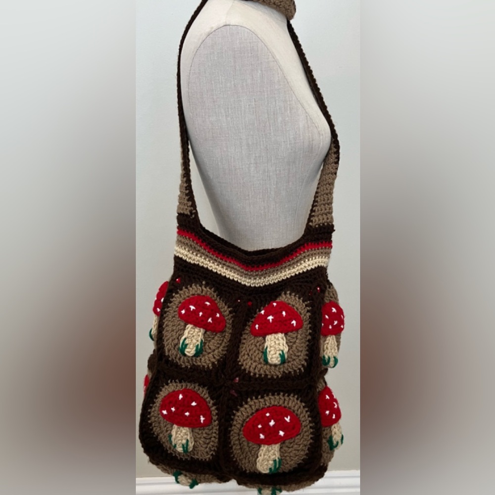 Granny Squares Mushroom Bag - Picture 2 of 6